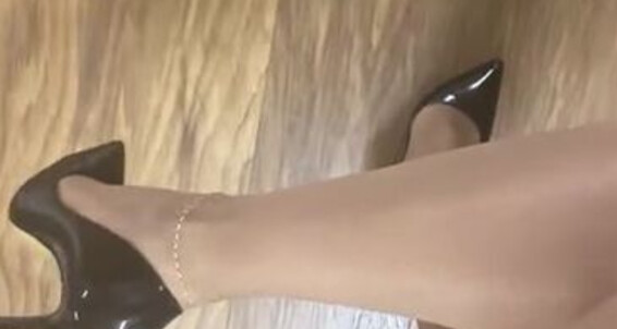 Ladydarkangeluk Onlyfans I Think You All Should Go To Sleep Tonight Listening To The Sounds Of My Heels And Imagining Running